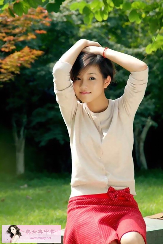 明眸皓齿春光里的美女